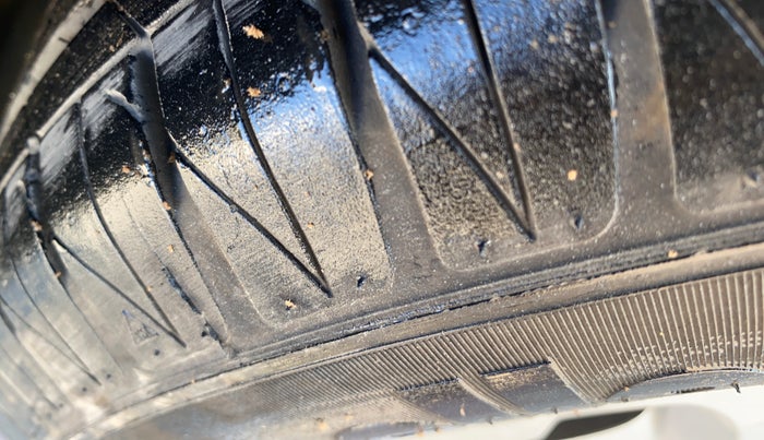 2020 KIA SONET HTX 1.0 IMT, Petrol, Manual, 58,454 km, Right Rear Tyre Tread