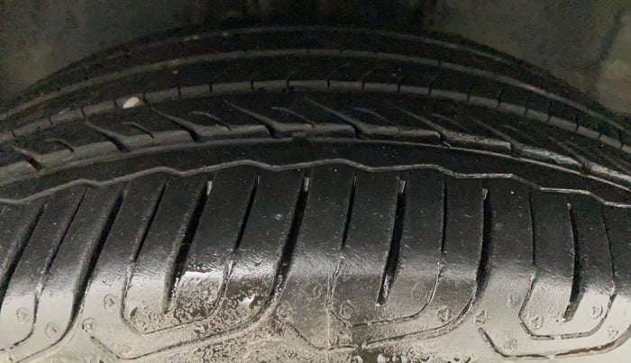 2018 Toyota Corolla Altis GL PETROL, Petrol, Manual, 97,088 km, Right Front Tyre Tread