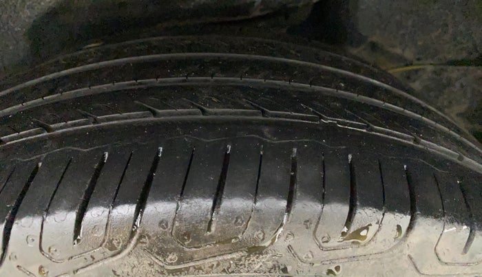 2018 Toyota Corolla Altis GL PETROL, Petrol, Manual, 97,088 km, Right Rear Tyre Tread