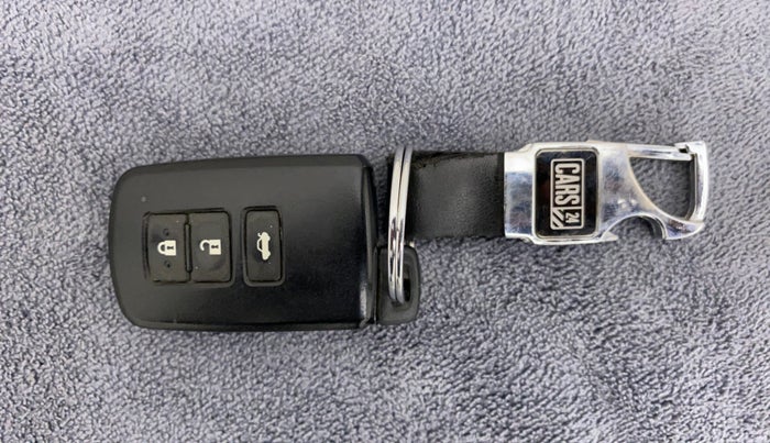 2018 Toyota Corolla Altis GL PETROL, Petrol, Manual, 97,088 km, Key Close Up
