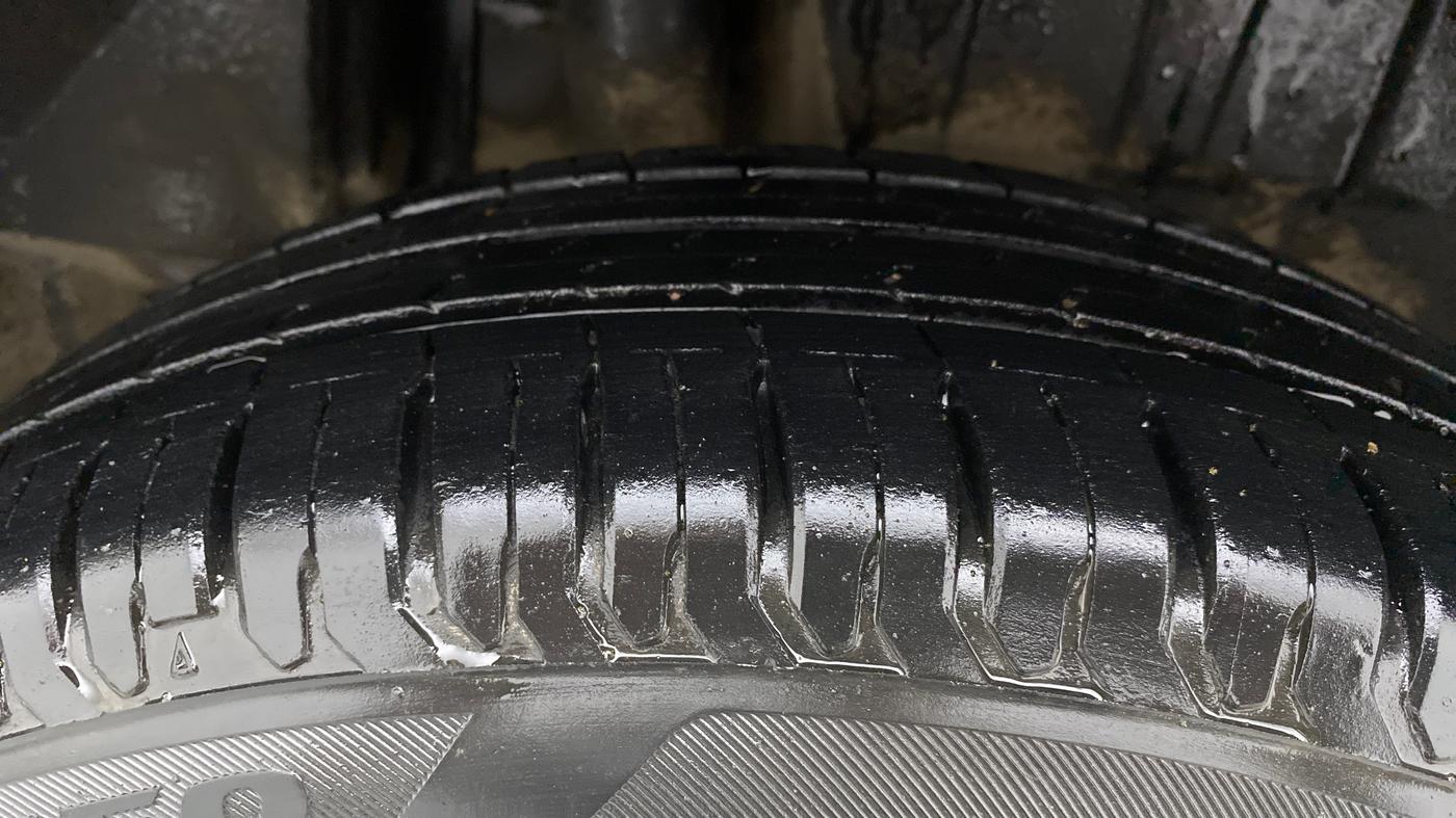 2017 Maruti Dzire ZXI PLUS AMT, Petrol, Automatic, 30,610 km, Right Rear Tyre Tread
