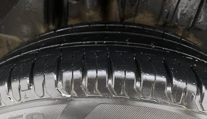 2017 Maruti Dzire ZXI PLUS AMT, Petrol, Automatic, 30,610 km, Right Rear Tyre Tread