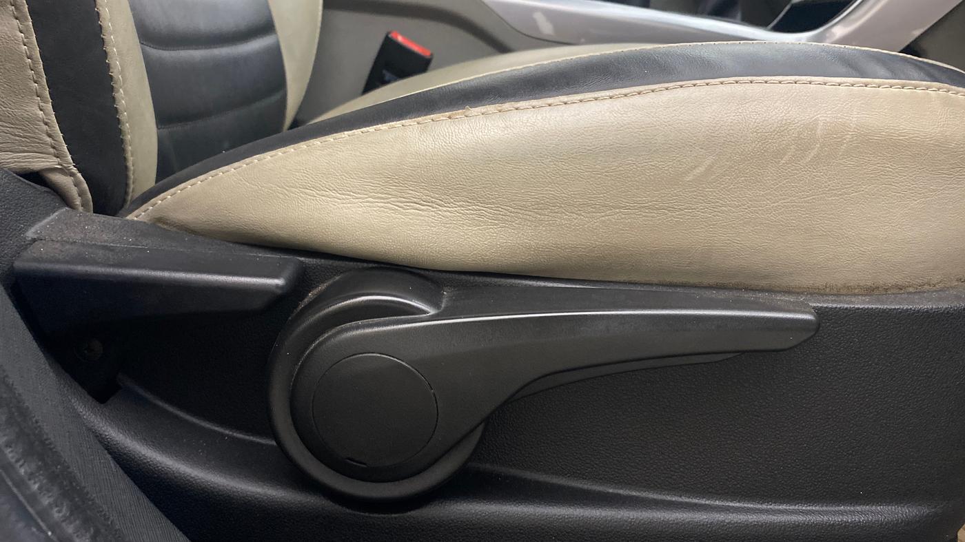 2018 Tata NEXON XZ PLUS DIESEL, Diesel, Manual, 51,924 km, Driver Side Adjustment Panel