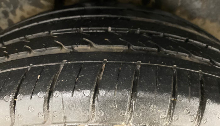 2018 Skoda Rapid 1.6 MPI STYLE AT, Petrol, Automatic, 55,226 km, Right Rear Tyre Tread