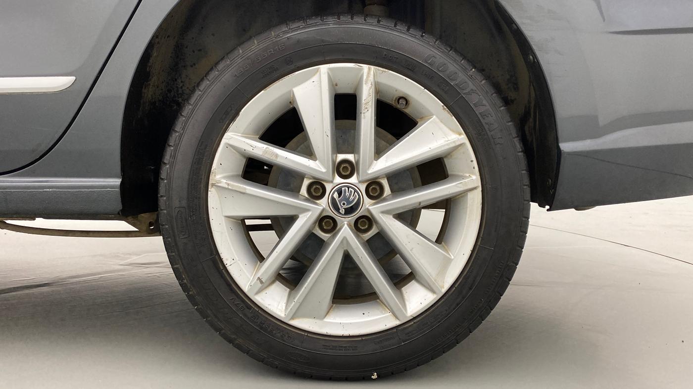 2018 Skoda Rapid 1.6 MPI STYLE AT, Petrol, Automatic, 55,226 km, Left Rear Wheel