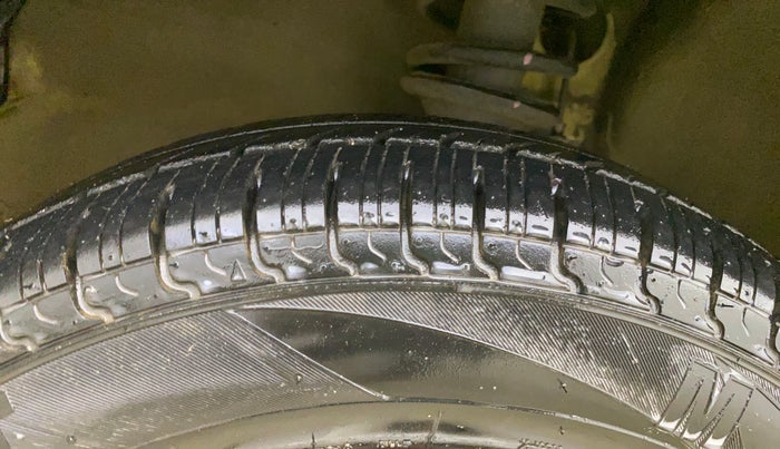 2017 Maruti Alto 800 VXI, Petrol, Manual, 28,947 km, Left Front Tyre Tread