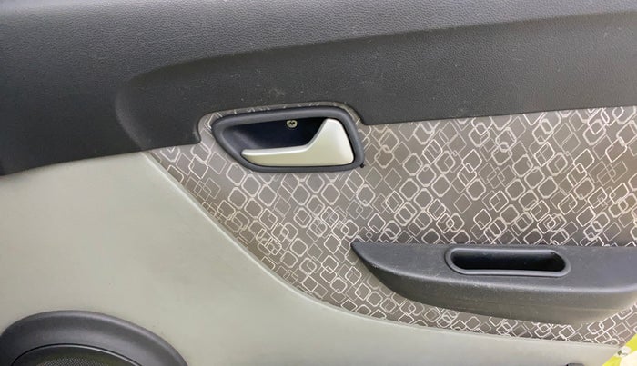 2017 Maruti Alto 800 VXI, Petrol, Manual, 28,947 km, Driver Side Door Panels Control