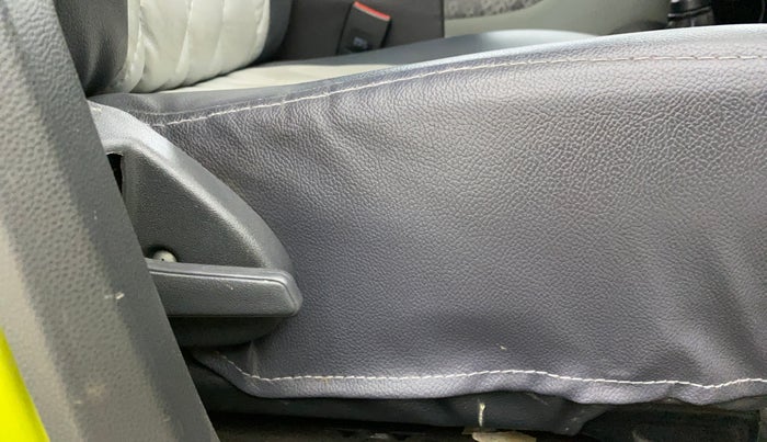 2017 Maruti Alto 800 VXI, Petrol, Manual, 28,947 km, Driver Side Adjustment Panel