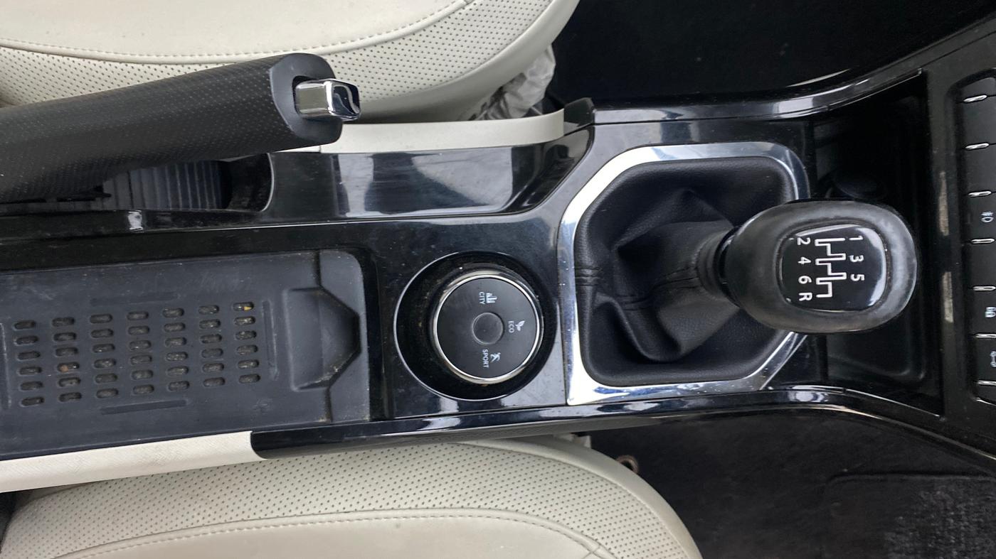 2023 Tata NEXON XZ Plus LUX, Petrol, Manual, 34,354 km, Gear Lever