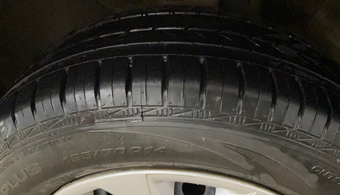 2016 Hyundai Elite i20 MAGNA 1.2, Petrol, Manual, 36,559 km, Left Front Tyre Tread