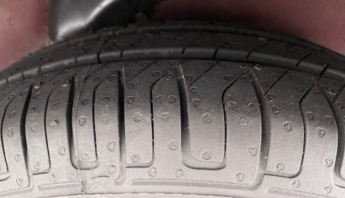 2014 Hyundai i10 MAGNA 1.1 IRDE2, Petrol, Manual, 75,655 km, Left Rear Tyre Tread