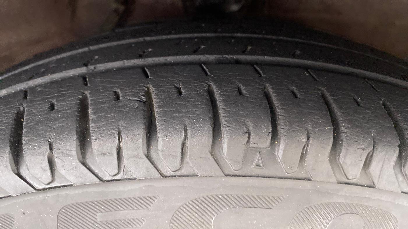 2014 Hyundai i10 MAGNA 1.1 IRDE2, Petrol, Manual, 75,655 km, Right Front Tyre Tread