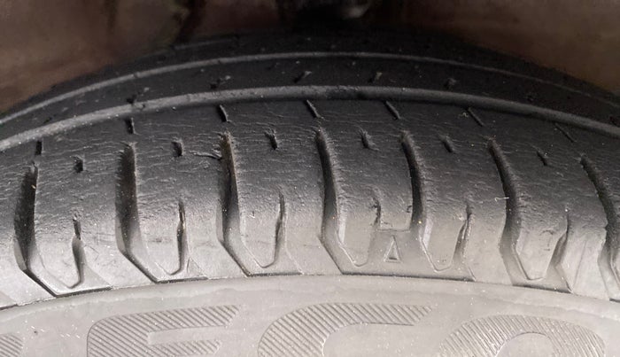 2014 Hyundai i10 MAGNA 1.1 IRDE2, Petrol, Manual, 75,655 km, Right Front Tyre Tread