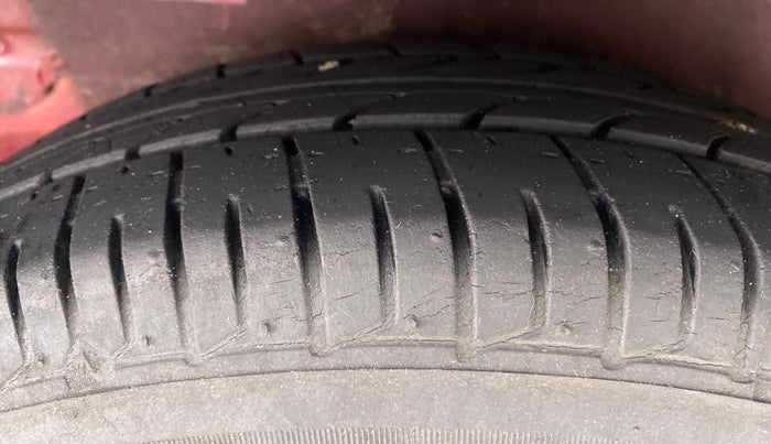 2014 Hyundai i10 MAGNA 1.1 IRDE2, Petrol, Manual, 75,655 km, Right Rear Tyre Tread