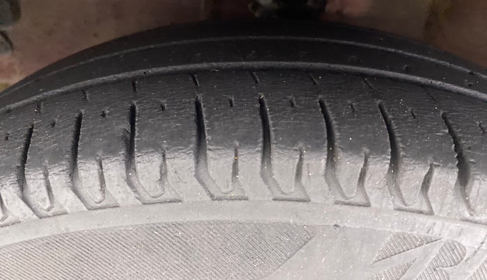 2014 Hyundai i10 MAGNA 1.1 IRDE2, Petrol, Manual, 75,655 km, Left Front Tyre Tread