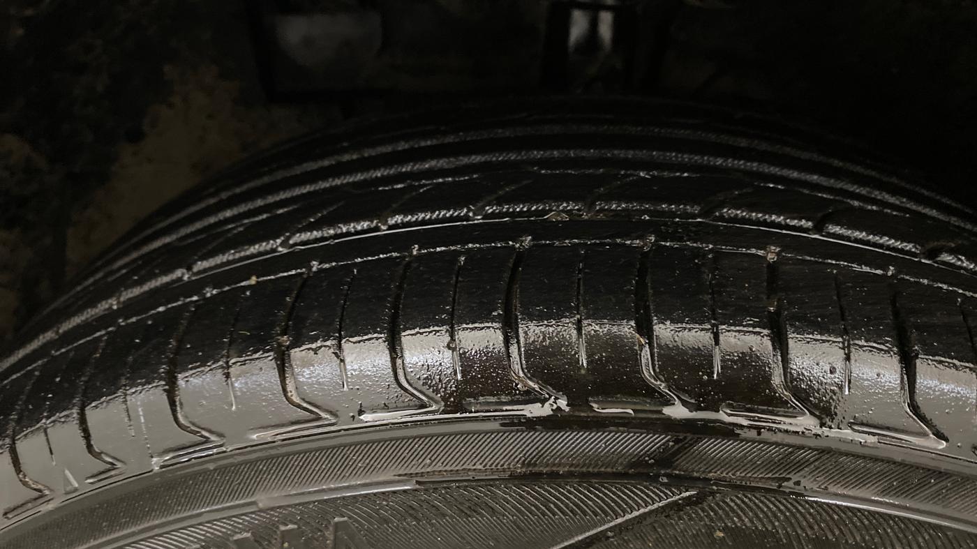 2019 Hyundai VENUE SX(O) 1.4 CRDI, Diesel, Manual, 1,18,278 km, Left Front Tyre Tread