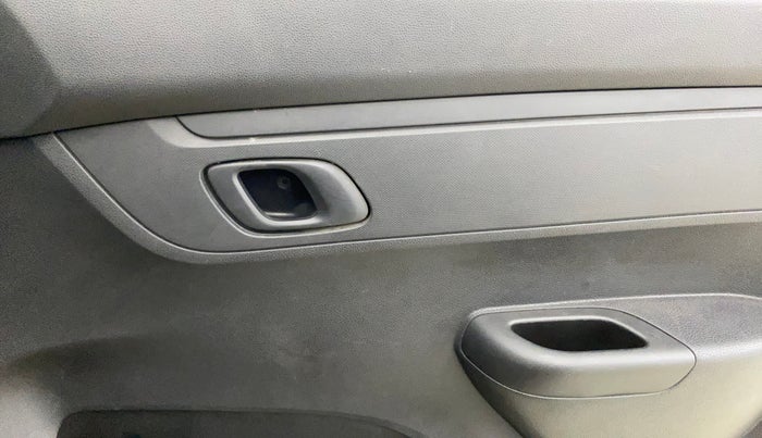 2021 Renault Kwid RXL 1.0 AMT, Petrol, Automatic, 13,208 km, Driver Side Door Panels Control