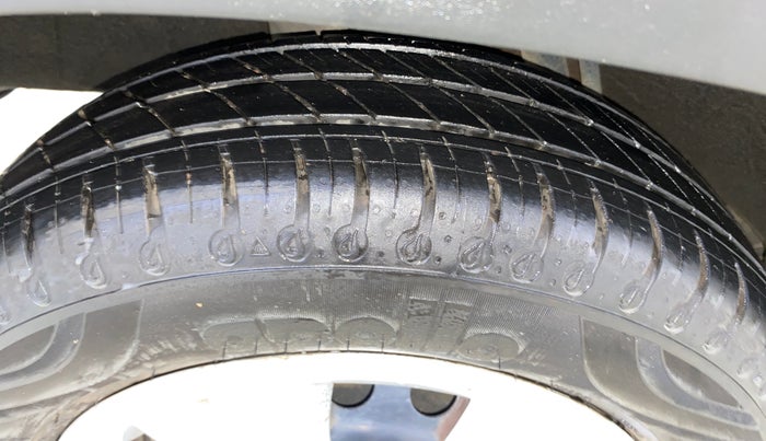 2021 Renault Kwid RXL 1.0 AMT, Petrol, Automatic, 13,208 km, Right Rear Tyre Tread