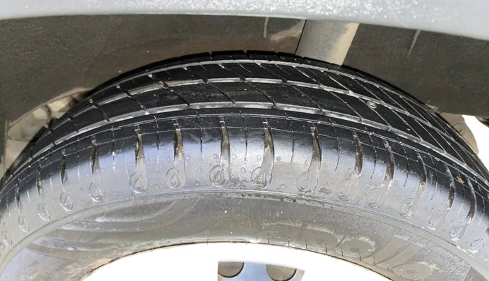 2021 Renault Kwid RXL 1.0 AMT, Petrol, Automatic, 13,208 km, Left Rear Tyre Tread