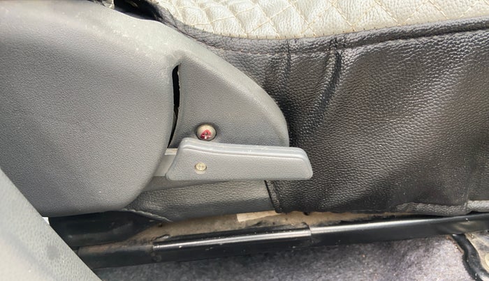 2017 Maruti Alto 800 LXI, Petrol, Manual, 45,989 km, Driver Side Adjustment Panel