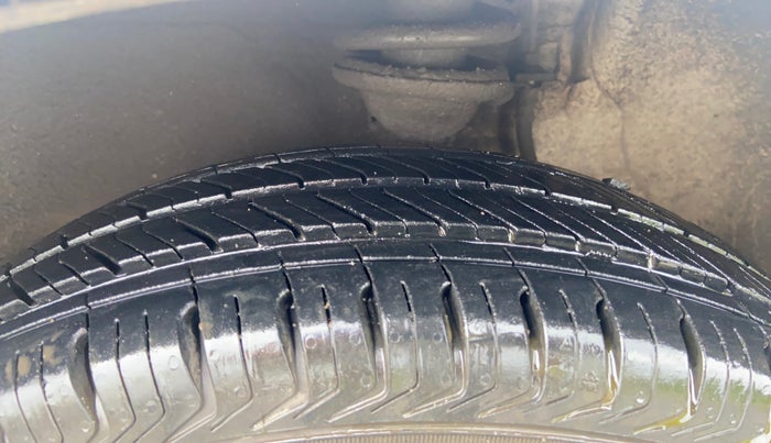 2017 Maruti Alto 800 LXI, Petrol, Manual, 45,989 km, Left Front Tyre Tread