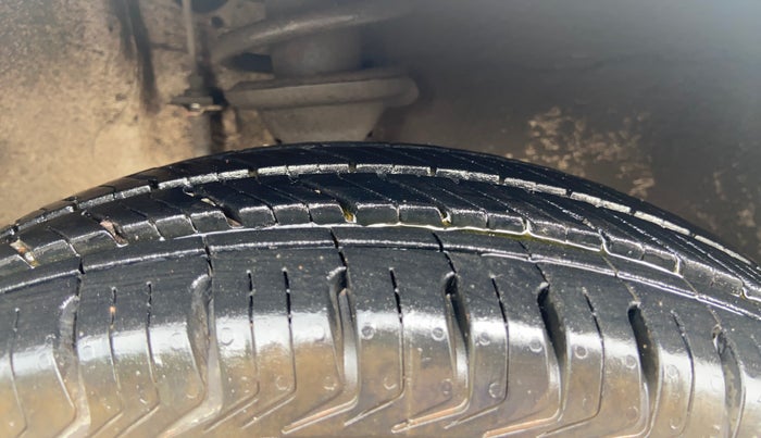 2017 Maruti Alto 800 LXI, Petrol, Manual, 45,989 km, Right Front Tyre Tread