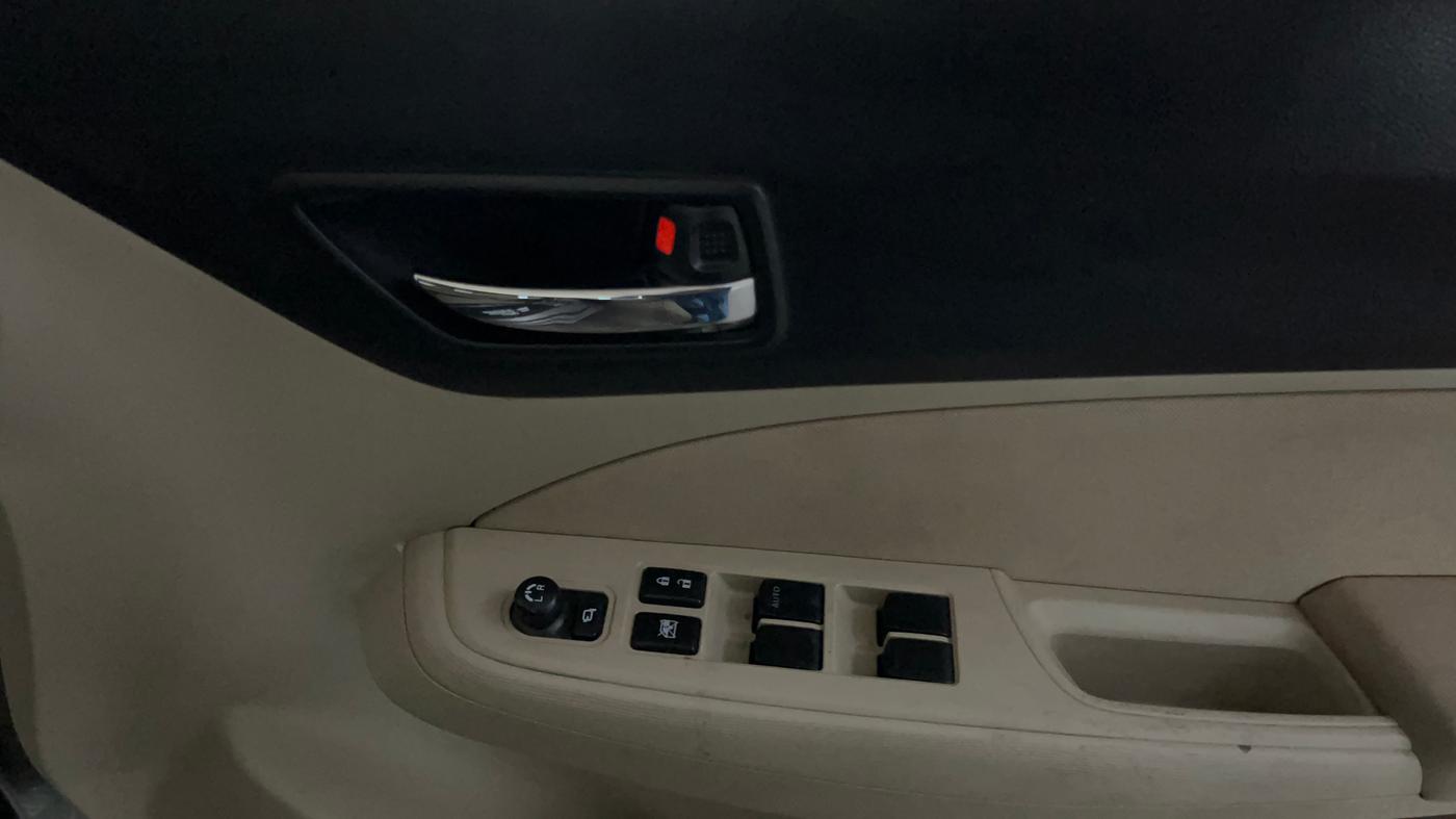 2024 Maruti Dzire VXI, Petrol, Manual, 22,503 km, Driver Side Door Panels Control