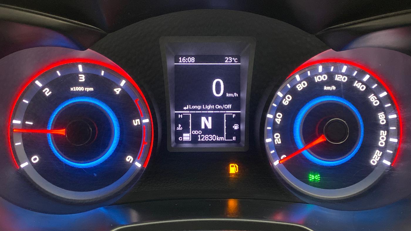 2021 Mahindra XUV300 W8 DIESEL MT, Diesel, Manual, 12,868 km, Odometer Image