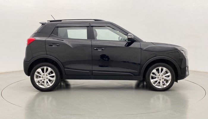 2021 Mahindra XUV300 W8 DIESEL MT, Diesel, Manual, 12,868 km, Right Side View