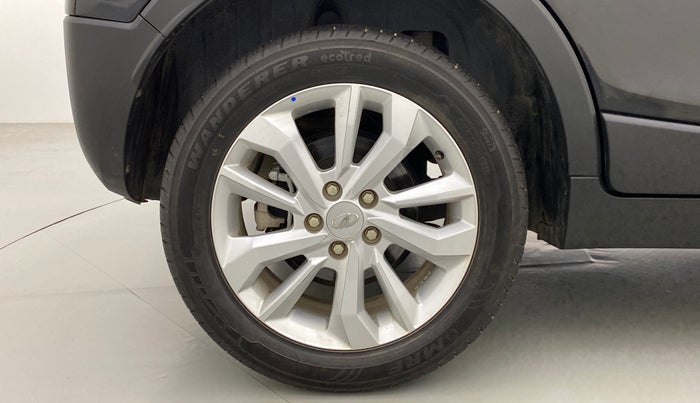 2021 Mahindra XUV300 W8 DIESEL MT, Diesel, Manual, 12,868 km, Right Rear Wheel