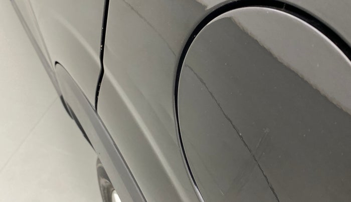 2021 Mahindra XUV300 W8 DIESEL MT, Diesel, Manual, 12,868 km, Left quarter panel - Slightly dented