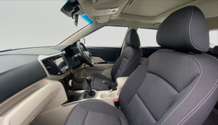 2021 Mahindra XUV300 W8 DIESEL MT, Diesel, Manual, 12,868 km, Right Side Front Door Cabin