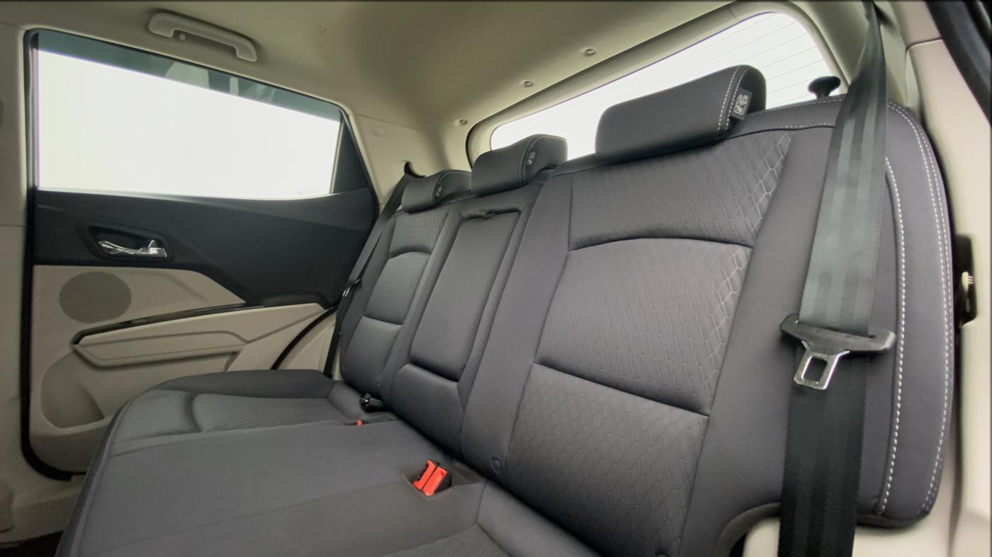 2021 Mahindra XUV300 W8 DIESEL MT, Diesel, Manual, 12,868 km, Right Side Rear Door Cabin
