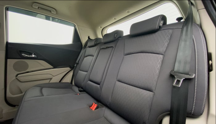 2021 Mahindra XUV300 W8 DIESEL MT, Diesel, Manual, 12,868 km, Right Side Rear Door Cabin