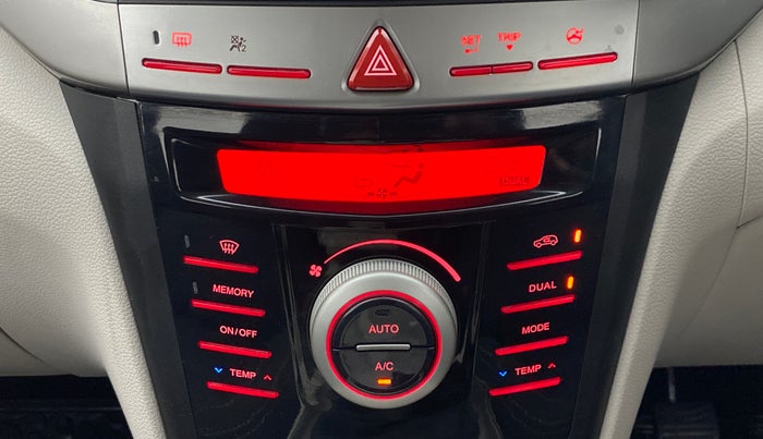2021 Mahindra XUV300 W8 DIESEL MT, Diesel, Manual, 12,868 km, Automatic Climate Control