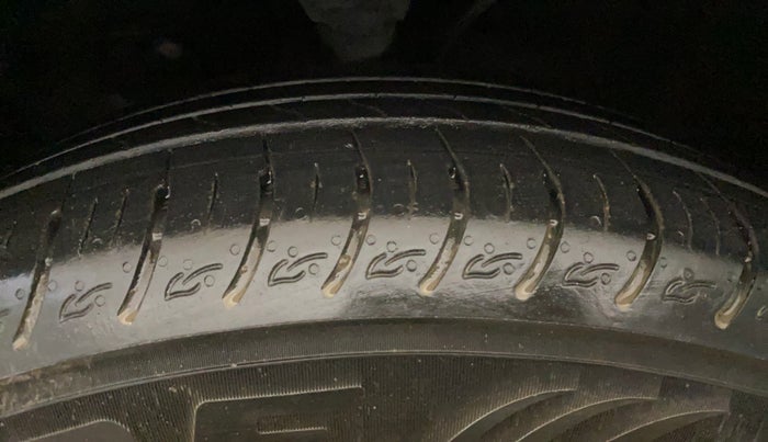 2017 Hyundai Creta SX PLUS 1.6 PETROL, Petrol, Manual, 45,678 km, Left Front Tyre Tread