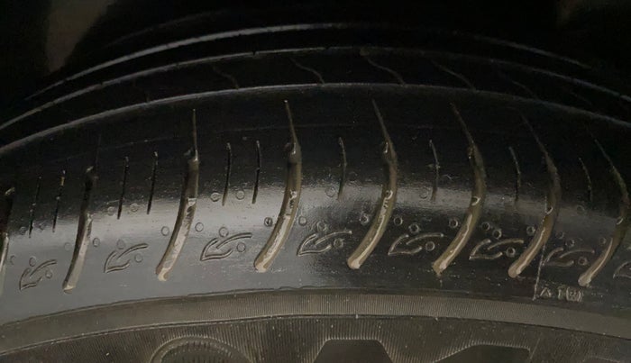 2017 Hyundai Creta SX PLUS 1.6 PETROL, Petrol, Manual, 45,678 km, Left Rear Tyre Tread
