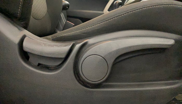 2017 Hyundai Creta SX PLUS 1.6 PETROL, Petrol, Manual, 45,678 km, Driver Side Adjustment Panel