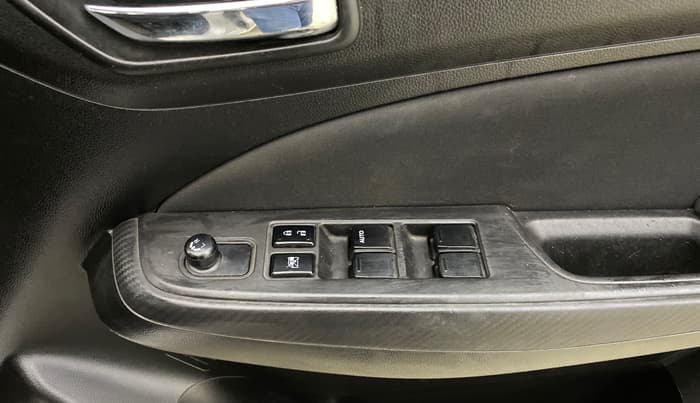 2019 Maruti Swift VXI, Petrol, Manual, 65,443 km, Driver Side Door Panels Control