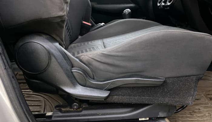 2019 Maruti Swift VXI, Petrol, Manual, 65,443 km, Driver Side Adjustment Panel