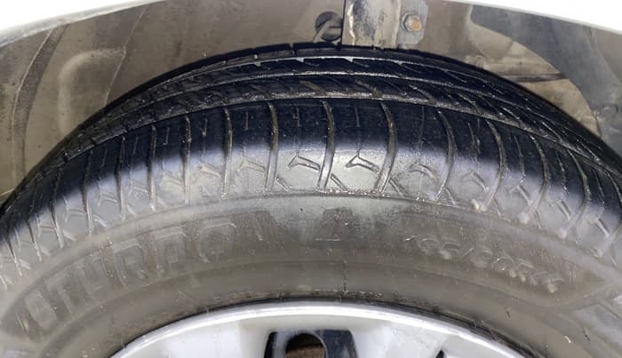 2019 Maruti Swift VXI, Petrol, Manual, 65,443 km, Right Front Tyre Tread