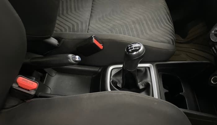 2019 Maruti Swift VXI, Petrol, Manual, 65,443 km, Gear Lever
