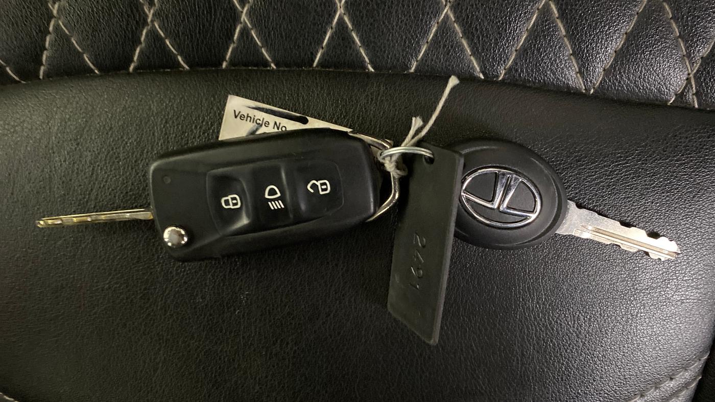 2016 Tata Tiago XZ PETROL, Petrol, Manual, 79,222 km, Key Close Up
