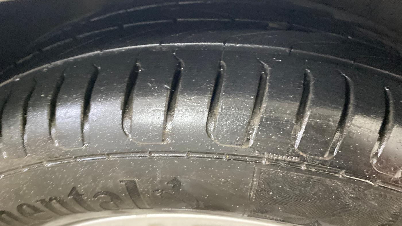 2016 Tata Tiago XZ PETROL, Petrol, Manual, 79,222 km, Right Front Tyre Tread