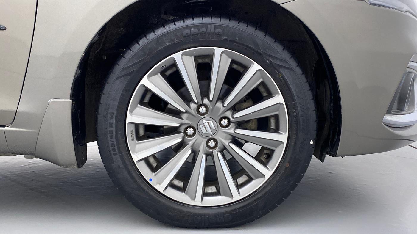 2019 Maruti Ciaz ALPHA 1.5 MT VTVT SHVS, Petrol, Manual, 60,489 km, Right Front Wheel