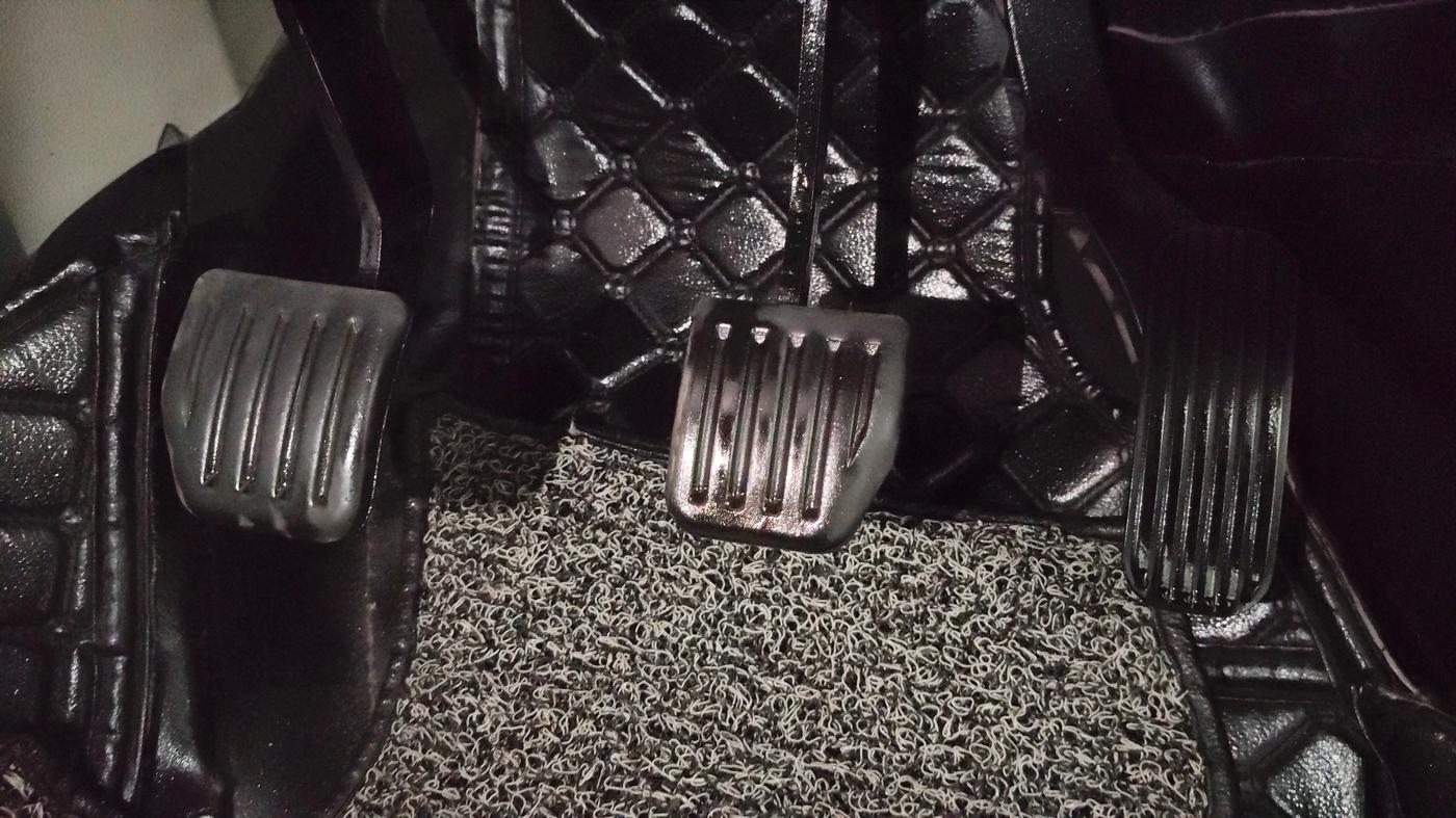 2021 Tata Safari XT PLUS, Diesel, Manual, 47,268 km, Pedals