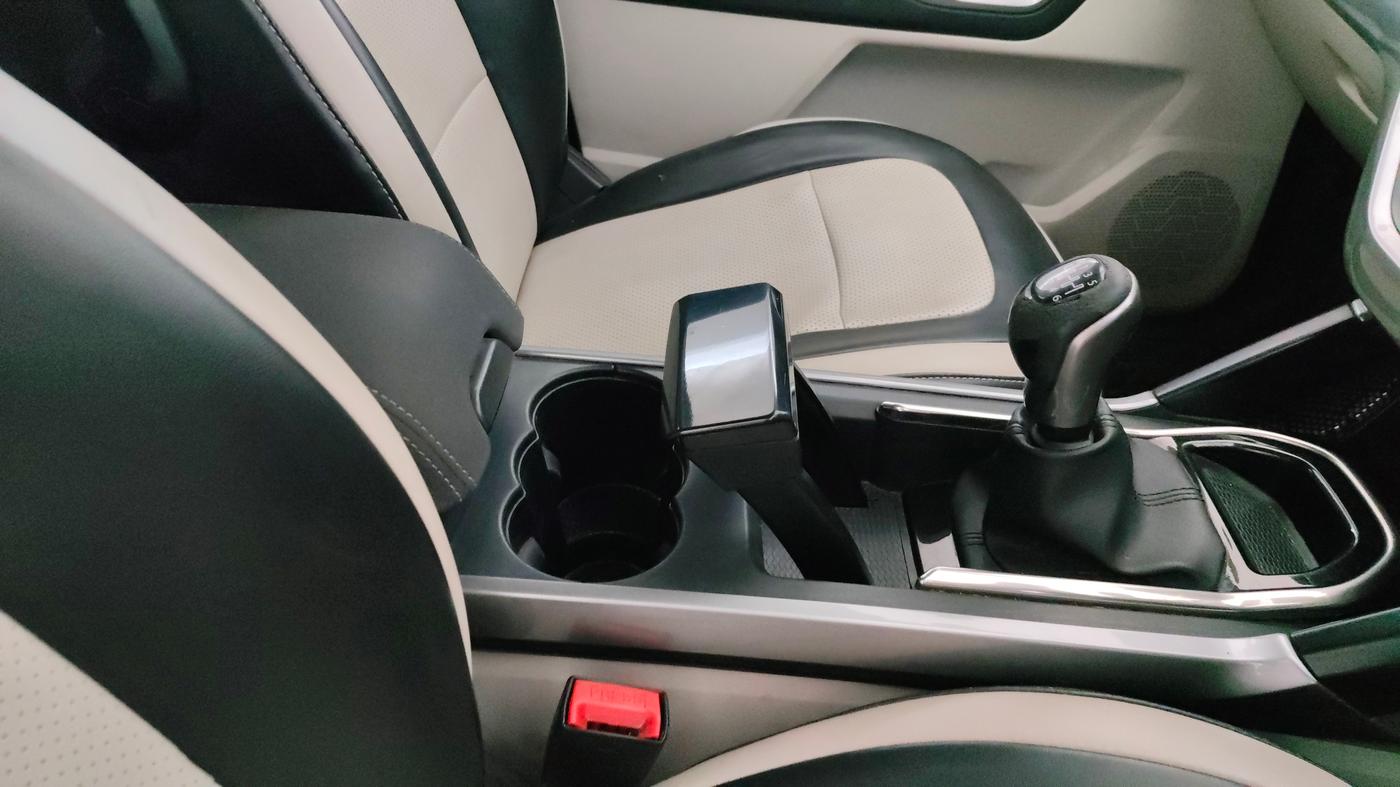 2021 Tata Safari XT PLUS, Diesel, Manual, 47,268 km, Gear Lever