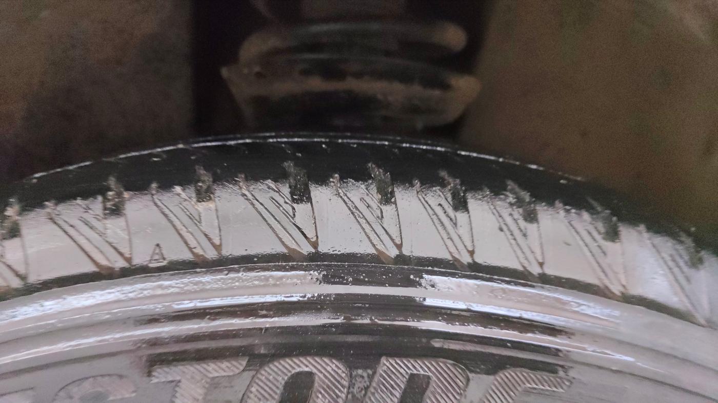2021 Tata Safari XT PLUS, Diesel, Manual, 47,268 km, Right Front Tyre Tread