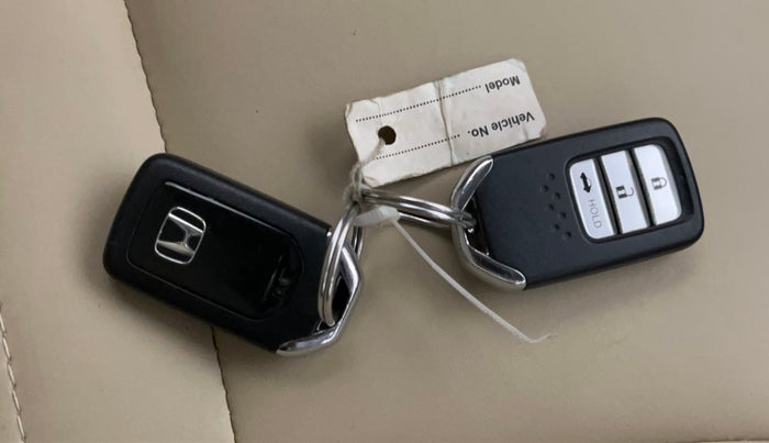 2019 Honda Amaze 1.2L I-VTEC VX, Petrol, Manual, 25,588 km, Key Close Up