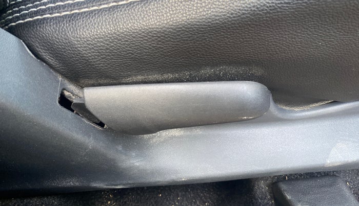 2021 Maruti S Cross SIGMA 1.5, Petrol, Manual, 36,559 km, Driver Side Adjustment Panel